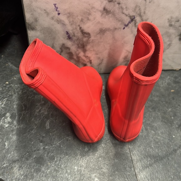 Hunter kid rain boots 🎈size 8! Pinkish /red - Picture 3 of 5
